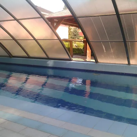 Feszek Apartmanhaz Apartman *