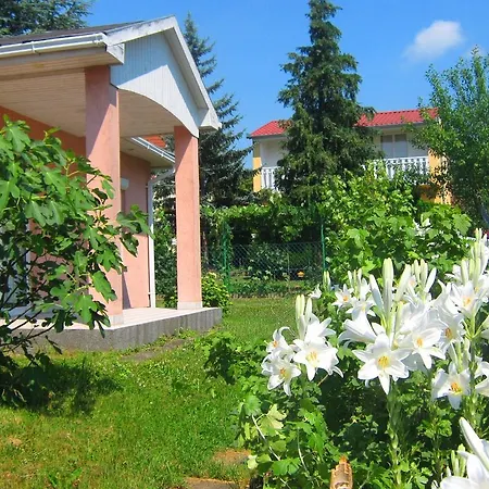 Apartment Feszek Apartmanhaz *