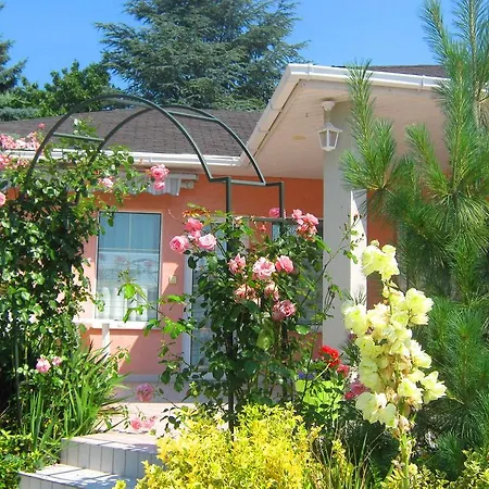 Feszek Apartmanhaz 公寓 *