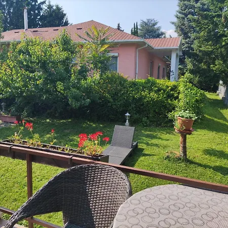 Feszek Apartmanhaz Apartman *