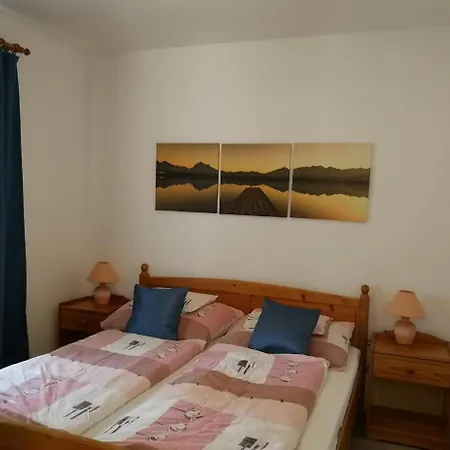 Apartment Feszek Apartmanhaz Vonyarcvashegy