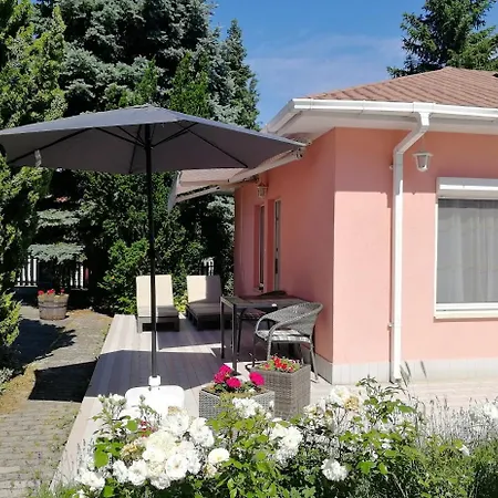 Feszek Apartmanhaz * Vonyarcvashegy