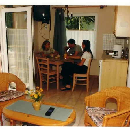 Apartman Feszek Apartmanhaz Vonyarcvashegy