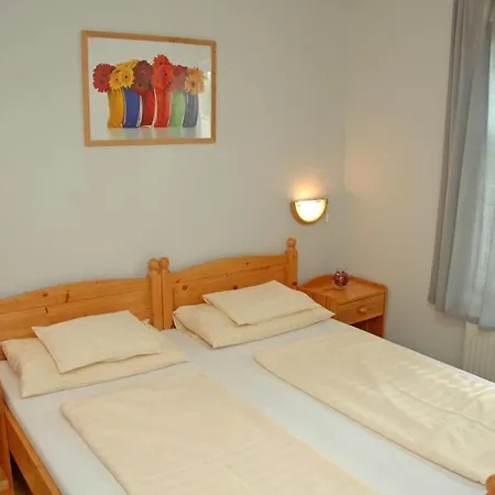Feszek Apartmanhaz * Vonyarcvashegy