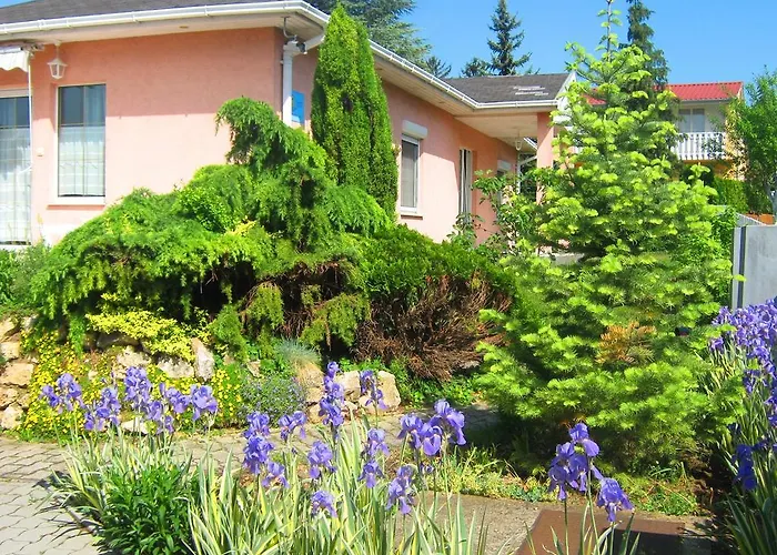 Feszek Apartmanhaz Vonyarcvashegy