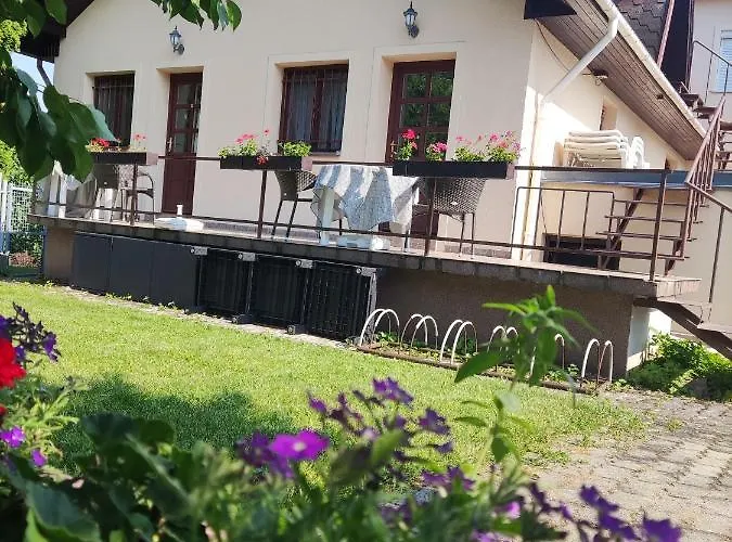 Feszek Apartmanhaz Apartamento *