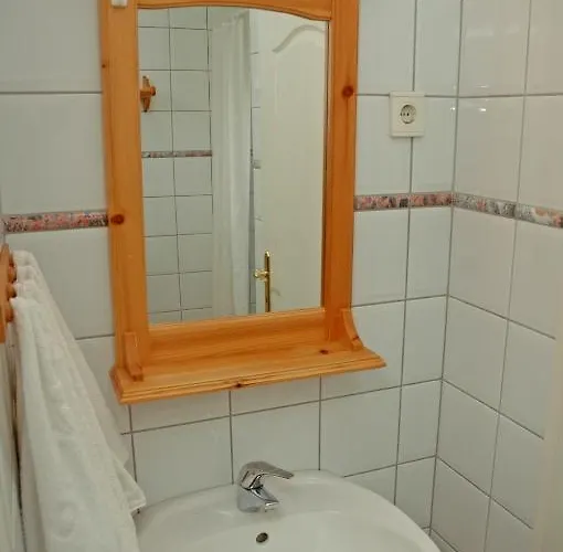 Feszek Apartmanhaz Διαμέρισμα *