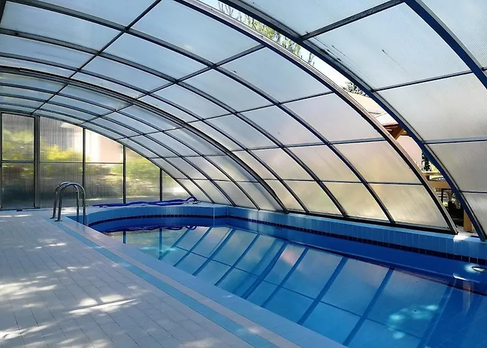 Feszek Apartmanhaz * Vonyarcvashegy