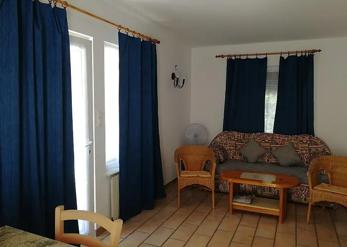 Feszek Apartmanhaz Apartamento *