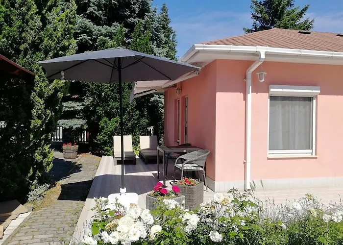 Feszek Apartmanhaz * Vonyarcvashegy