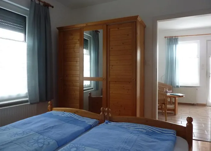 Feszek Apartmanhaz * Vonyarcvashegy